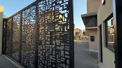 Townhouse For Rent in Houghton Estate, Johannesburg