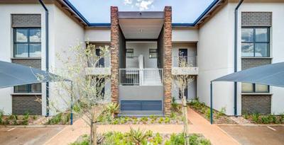 Apartment / Flat For Sale in Serengeti Lifestyle Estate, Kempton Park