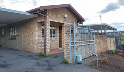 House For Sale in Shallcross, Chatsworth