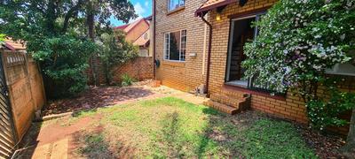 Townhouse For Rent in Hennopspark, Centurion