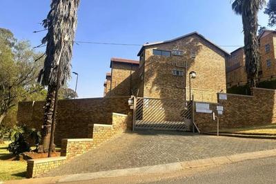 Apartment / Flat For Rent in Helderkruin, Roodepoort