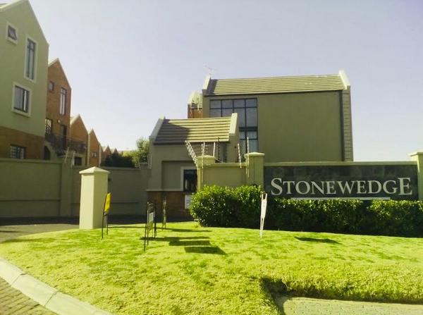 Apartment / Flat For Rent in Darrenwood, Randburg