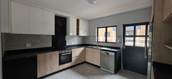 Apartment / Flat For Rent in Escombe, Queensburgh